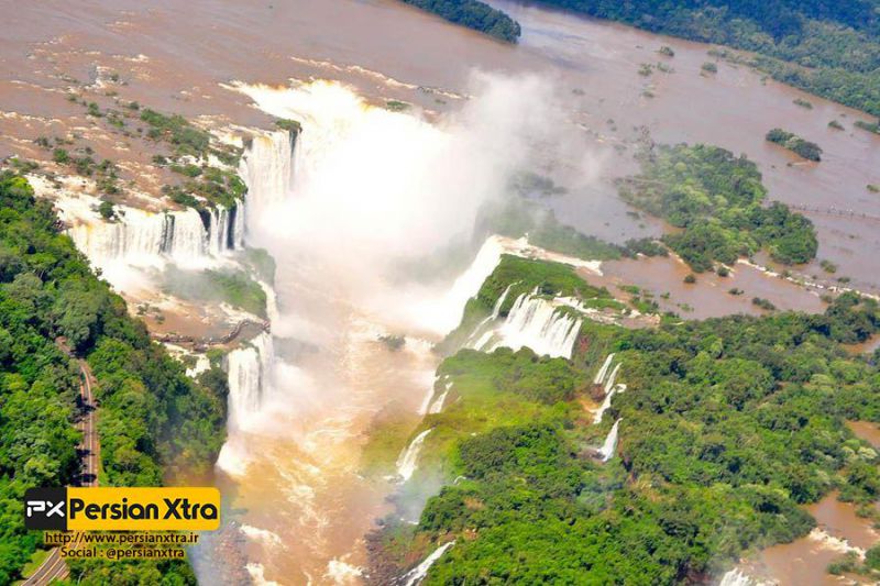  آبشار ایگوآزو - Iguazu 
عکس های هوایی که آب و تاپ تصرف طبیعت را نشان می دهد

ادامه مطلب و در وب سایت پرشن ایکسترا
http://persianxtra.ir/?p=529 