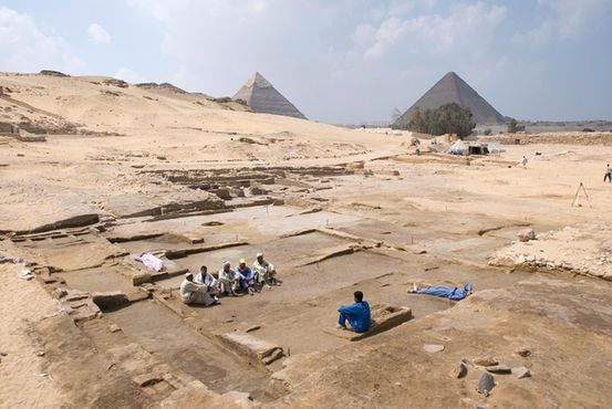 4 - شهر هرم جیزه ( Pyramid town at Giza ) :

ادامه مطلب در وب سایت پرشن ایکسترا
http://persianxtra.ir/?p=648