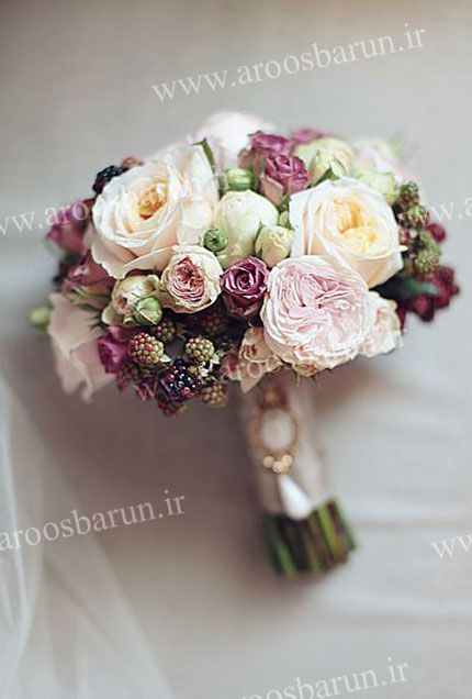 مدل های دسته گل عروس برای فصل پاییز را در سایت عروس برون ببینید:
aroosbarun.ir