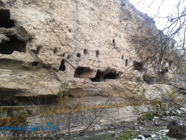 روستای باستانی و صخره ای چراغیل آذرشهر در دل سهند