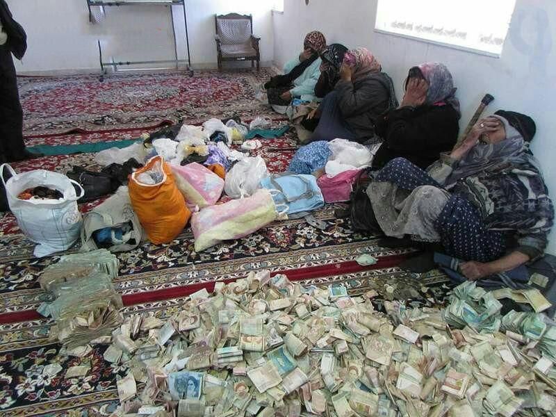 متکدیان ثروتمند تهرانی! / تصویری از اموال و دارایی چند متکدی تهرانی در خانه‌شان