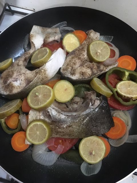 به به دلتون نخاد ☺️فقط آب دهنتون رو قورت بدین امروز نهار ماهی بخار پز همراه با سبزیجات بفرماید:)