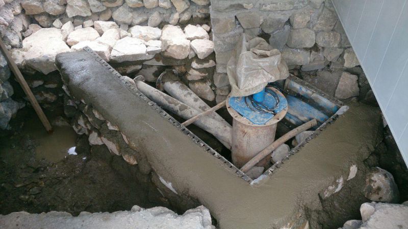 تهیه مصالح و تجهیز چاه در روستای کمار سفلی شهرستان جلفا