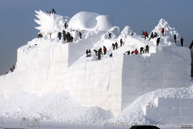 جشنواره مجسمه های یخی و برفی در هاربین چین