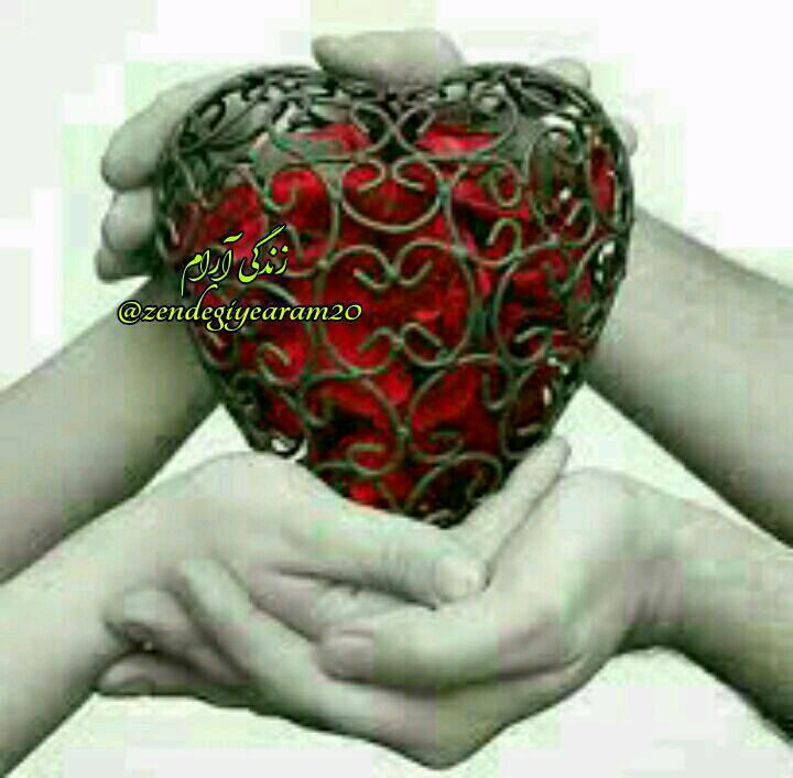 اگر برای کسی مهم باشی، او همیشه راهی برای وقت گذراندن با تو پیدا خواهد کرد؛
نه بهانه ای برای فرار...
نه دروغی برای توجیه...
اگر برای کسی مهم باشی، او همیشه راهی برای وقت گذراندن با تو پیدا خواهد کرد؛
نه بهانه ای برای فرار...
نه دروغی برای توجیه...
