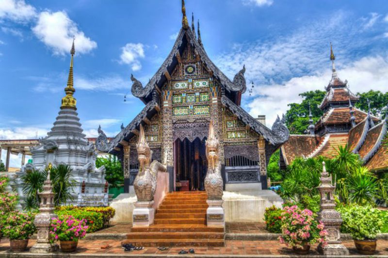 تایلند در طول سال 2017 میلادی از 35 میلیون بازدیدکننده که از طریق قطر ایرویز و از دبی حرکت می‌کردند و در فرودگاه بانکوک فرود می‌آمدند، پذیرایی کرد. این رشد عظیم گردشگری در تور تایلند باعث دستاوردهای اقتصادی زیادی در این کشور شده است.

