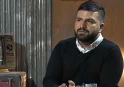تاک شوی جعبه سیاه      www.filimo.com/m/5178
