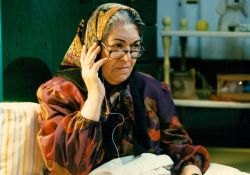 فیلم سینمایی خواهران غریب  www.filimo.com/m/NZGek