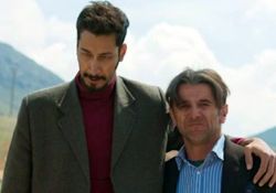 فیلم سینمایی چشم و گوش بسته   www.filimo.com/m/vpVF3