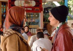 فیلم سینمایی با دست های خالی  www.filimo.com/m/mtuf4