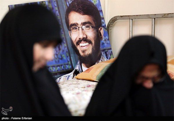 خواهران تشکل حزب الله سایبر در منزل شهید علی خلیلی